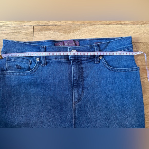 Gloria Vanderbilt Classic Jeans ๐ Size 12P | Timeless Comfort &โ Style ๐ - Picture 4 of 6